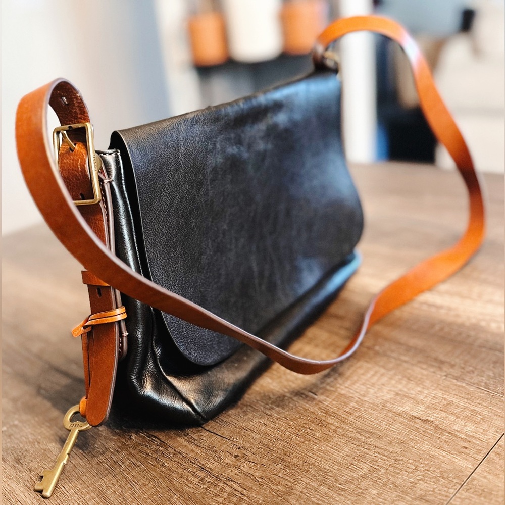 Fossil Medium Crossbody Satchel - Black w/ Brown Strap